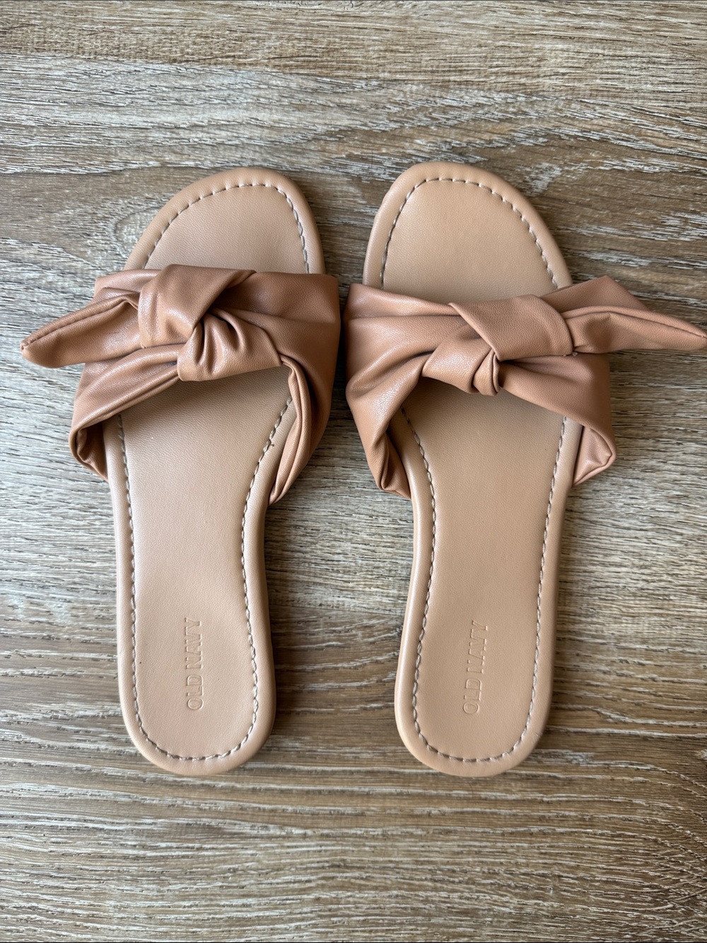 Old Navy Knotted Slide Sandals in Tan